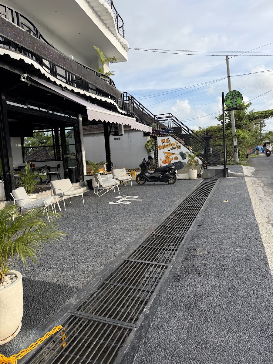 The STB building with outdoor seating on Jl. Babadan in Pererenan